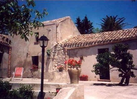 Case Colomba Apartment Buseto Palizzolo Exterior photo
